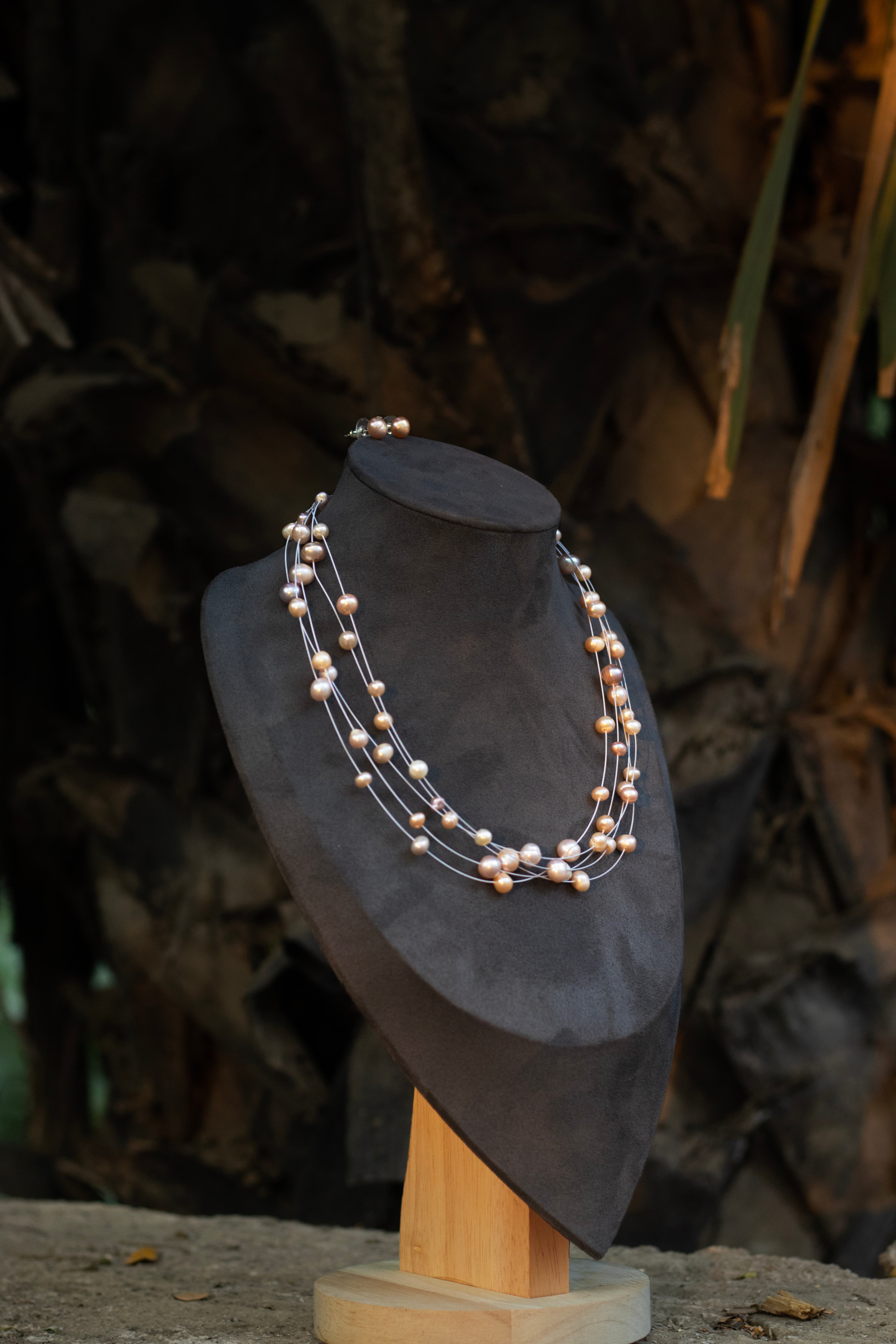 Rose Aura pearl necklace