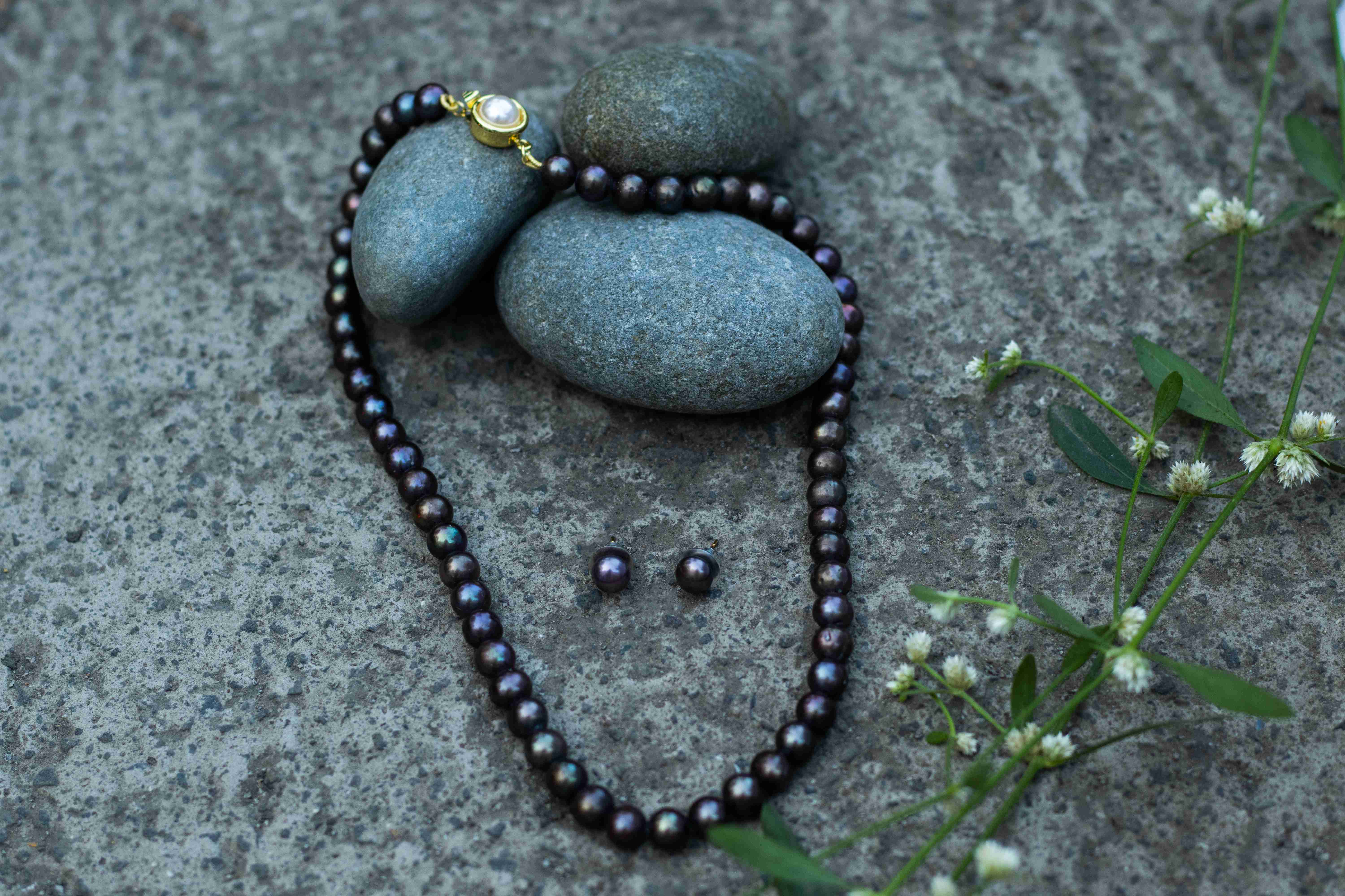 Noir Harmony pearl necklace